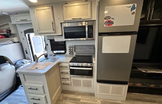 2024 Fully Loaded Pet Friendly RV Rental!