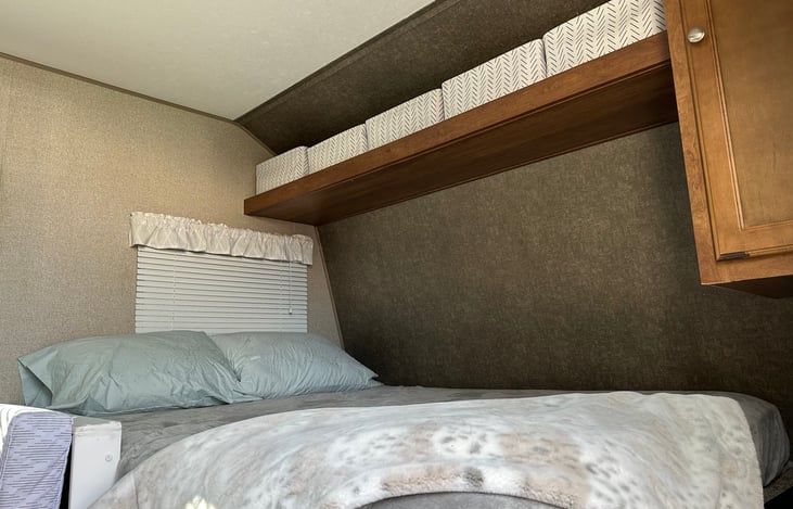 Enjoy a comfortable queen sized bed that has a memory foam mattress topper that is gel infused to ensure a good night’s sleep.