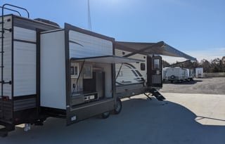 Lu&Ry's 2021 Puma bunkhouse