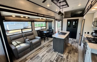 2023 Cross Roads RV Hampton HP370FDL