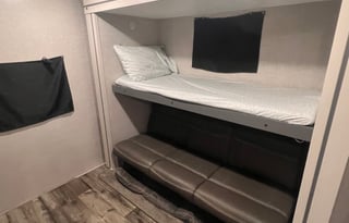 Volante - 2 Bath, King Bed & Bunk Room!