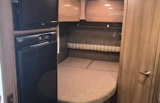 Trendy Winnie, sleeps 6, like a camper van