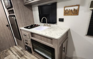 Enjoy our Coleman Lantern LT 17R