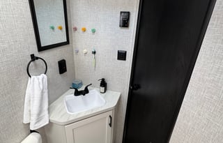 2025 Jayco Jay Flight 197MB | Family Ready!