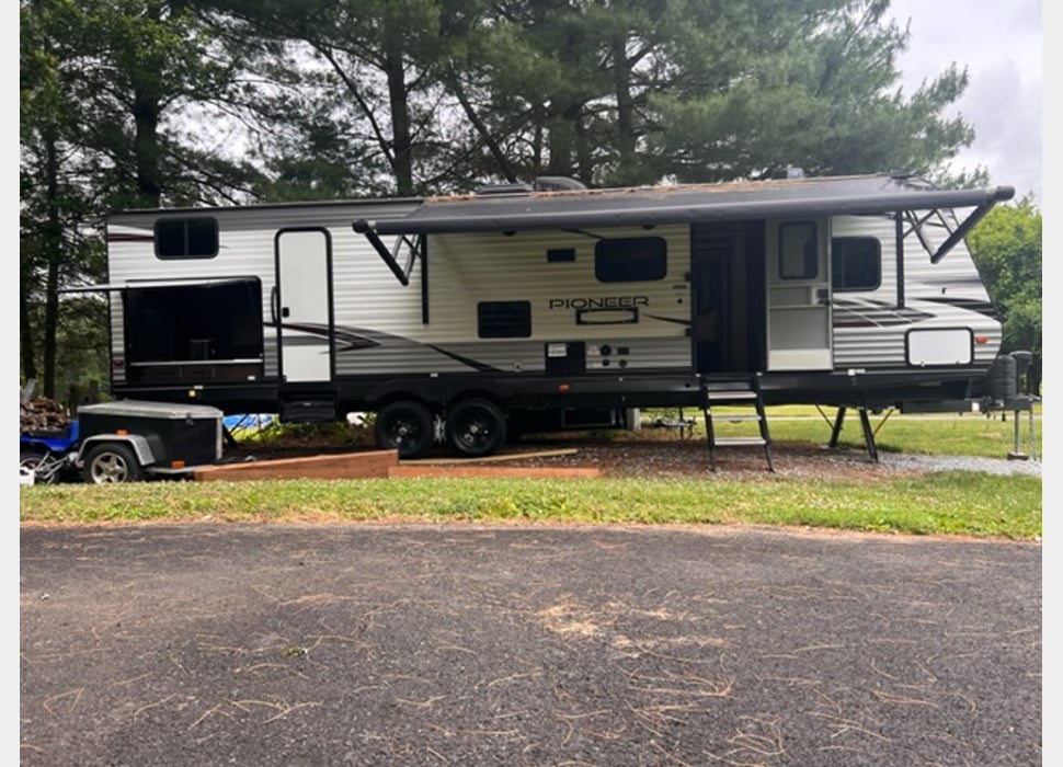 Travel Trailer rentals in Newark