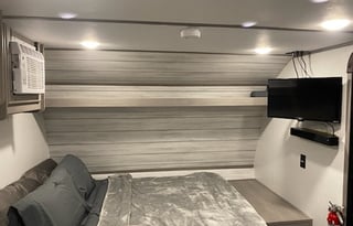 2023 Coleman Lantern 17b