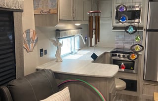 2022 Coachmen Legacy Edition 37 ft 303RKDS