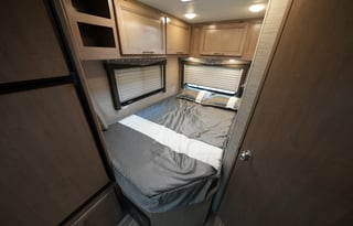 NEW Fuel Efficient Motorhome Sleeps 6