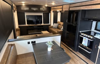 Keystone RV Outback 341RD, Luxurious camping!