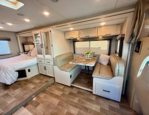 Thor Motor Coach Chateau 24F