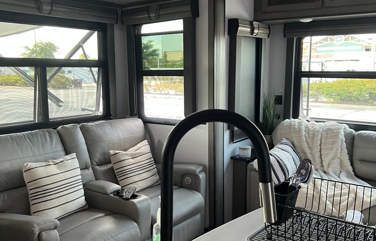 Open floorpan for easy entertaining