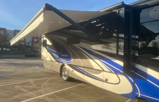 2022 Entegra Coach Emblem 36H