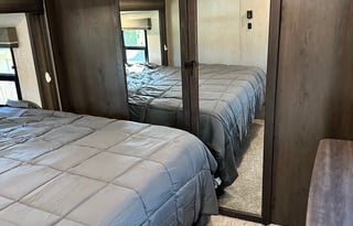 Brand New Glamping 5th Wheel- No Towing Necessary