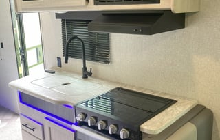 2024 Zinger 211RD Adventure Trailer