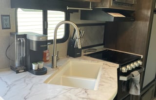 Take flight in our 2020 Jayco Jay Flight 32BHDS