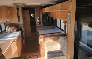 2000 Fleetwood RV Discovery 36Q