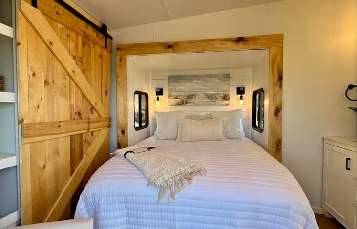 Main Suite Queen Bed