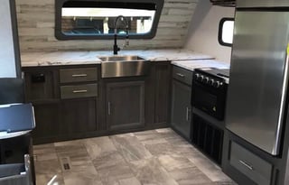 2021 Dutchmen RV Kodiak Ultimate 2921FKDS