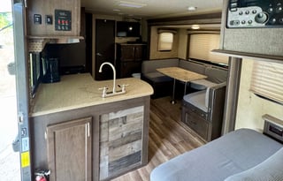 Cozy RV – Perfect for Family Adventures