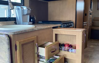 2016 Thor Motor Coach Axis 25.1