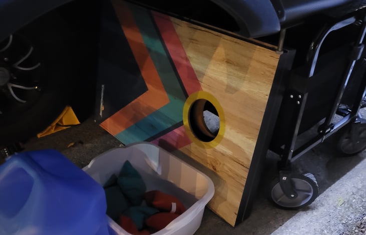 comes with a lighted cornhole set