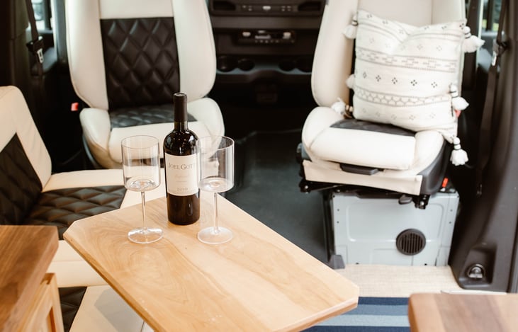 Swivel captain chairs