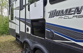 Grand Design Momentum Adventure Toy Hauler-Sleeps8