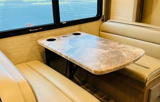 2022 Thor Four Winds 31E (with Bunkhouse)