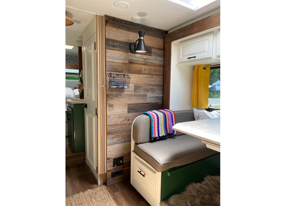 Class C Motor Home rentals in Allenstown