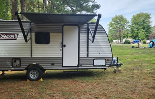 Sleeps 5 With an Electric Fireplace/coffee Maker