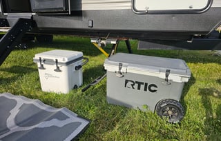 Family Camper Sleeps 8 | Delivery & Setup