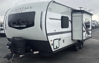 Big Al and Yolie’s Comfy and New Travel Trailer