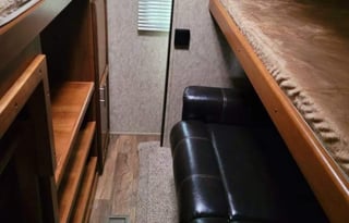 2018 Prime Time RV Avenger 32BIT