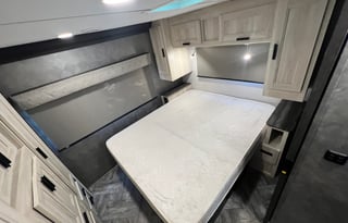 32*NEW 2023* Luxury SUNSEEKER 10 Sleeper w Bunks!