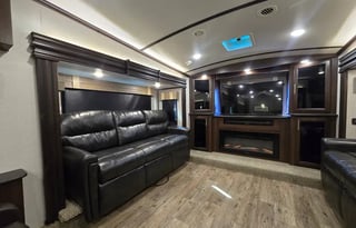2018 Jayco North Point 381FLWS