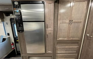 "Co-Pilot Cruiser" 2022 Winnebago Vista 27P