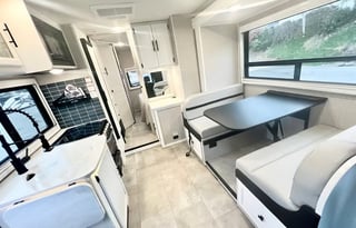 C4-*NEW* 2023 Prism Mercedes Luxury Rv - Sleeps 6