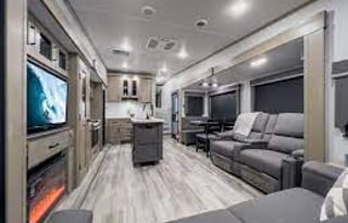 Reflection Fifth Wheel