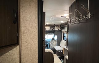 Coachmen Orion 20CB–Sleeps 5