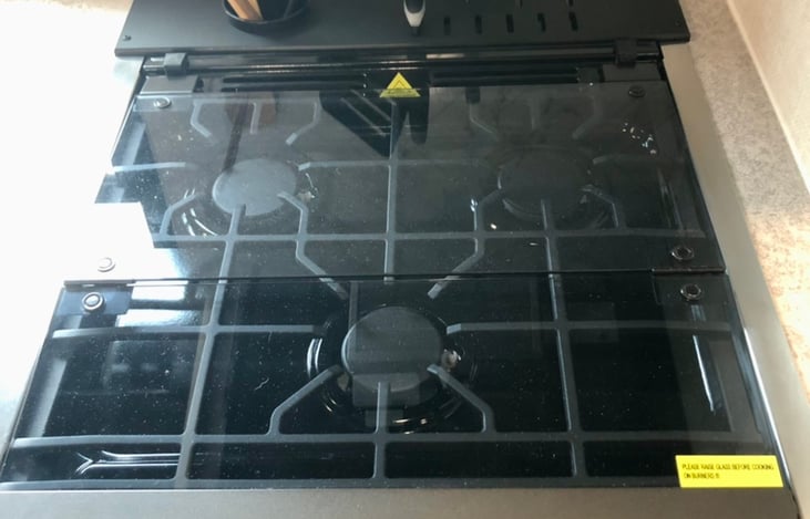 3 burner stovetop.