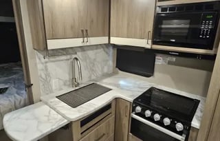 The Willow Grove Retreat • TT-6G