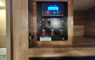 2021 Entegra Coach Qwest 24L