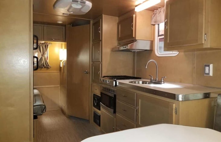 Air conditioning and heater for any weather you may encounter.