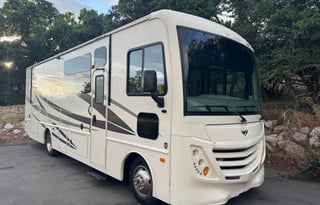 2019 Fleetwood RV Flair 29M