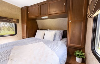 2016 Venture RV SportTrek 320VIK