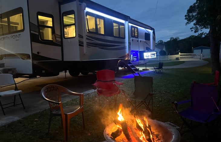 Outdoor with fridge, TV, black-stone griddle and extra storage