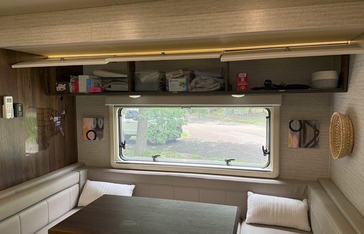 games & linens above dinette