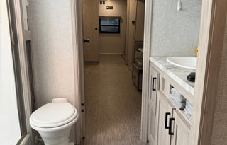 2022 EAST TO WEST Silver Lake 32 KBH