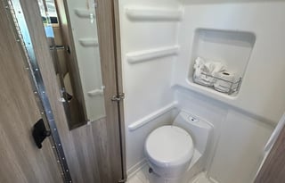 PJ’s 2022 Winnebago Solis 59P with rooftop AC