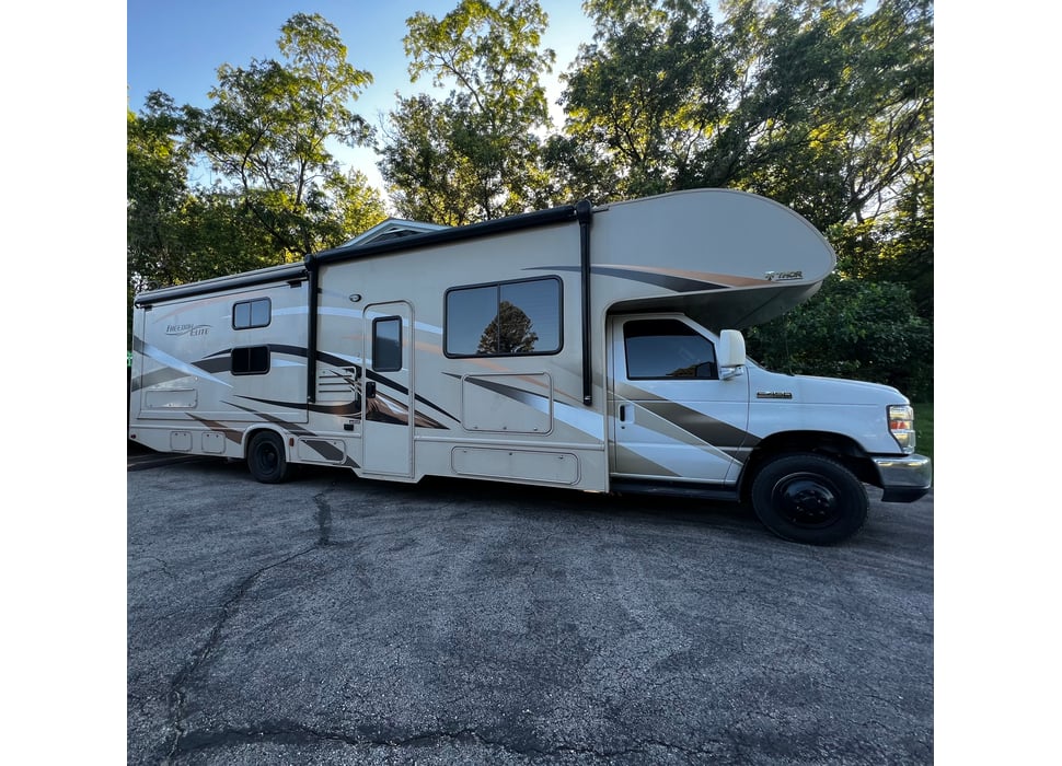 Class C Motor Home rentals in Hartland